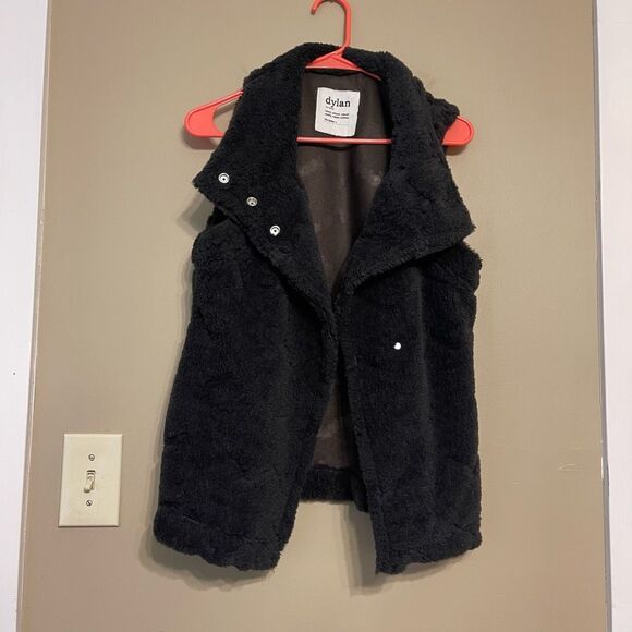 dylan Women’s Faux Fur Dark Brown Button Vest Medium - Picture 3 of 12